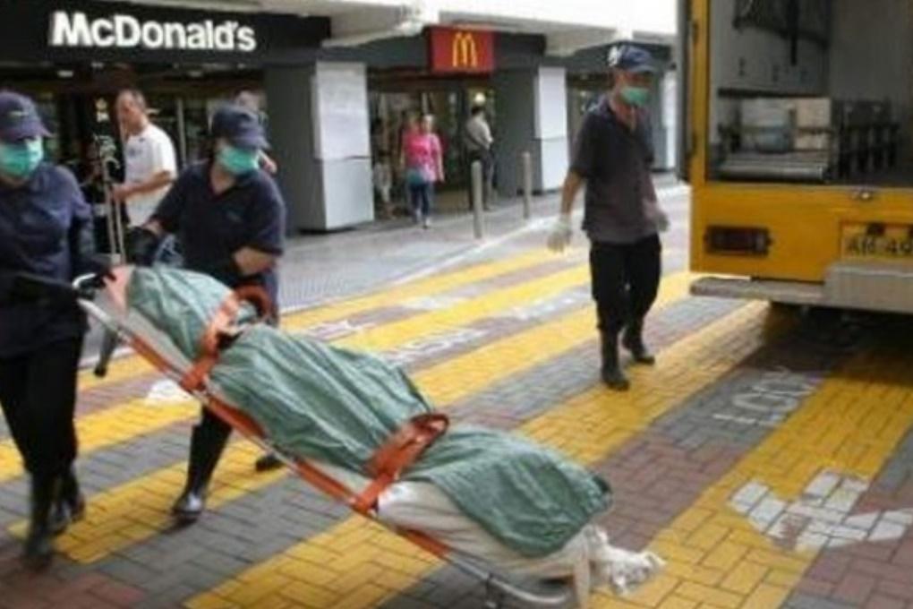 В гонконгском Макдональдсе 7 часов пролежала мертвая женщина