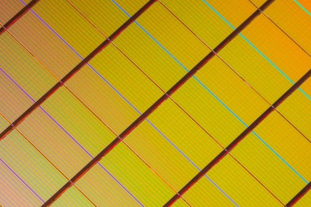 Intel запустила в производство супер быструю память